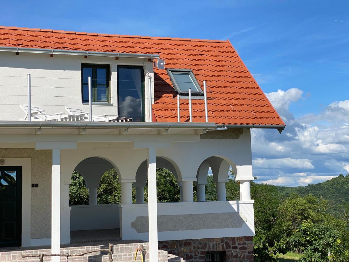 Chateau Segesdi Borapartman Gyulakeszi Zewnętrze zdjęcie